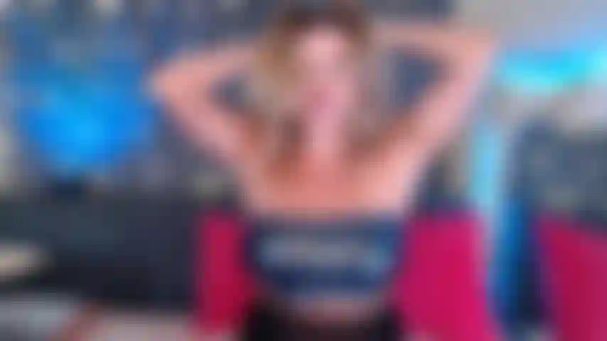 Matrigna, figliastro e migliore amica di un grosso cazzo nero a tre!