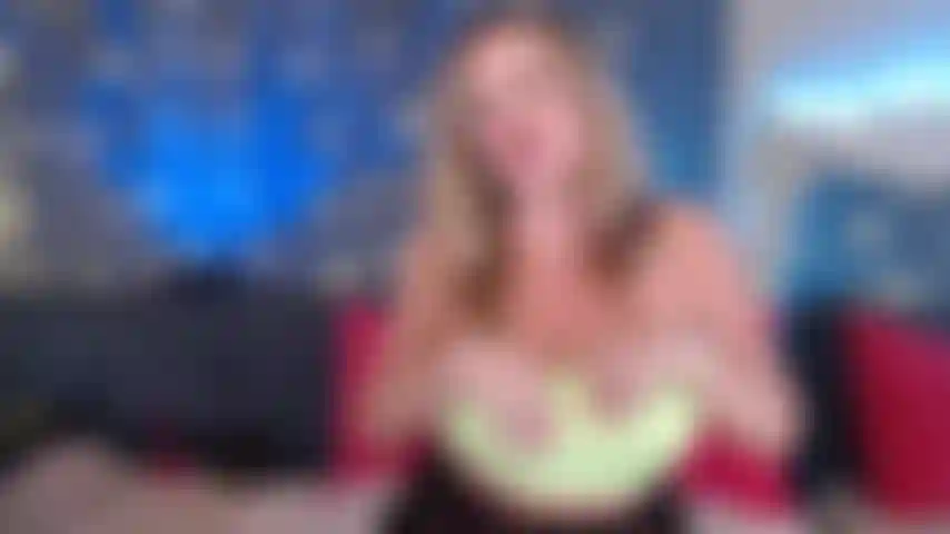 Gooner annusa i buchi e le dita dei piedi adorano i piedi di una milf.