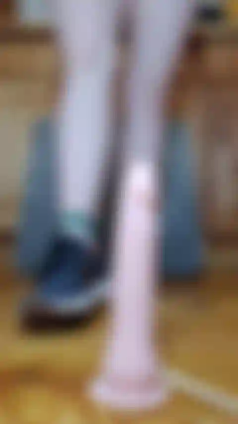 Il lavoro con i piedi mi spruzza dalla testa ai piedi.