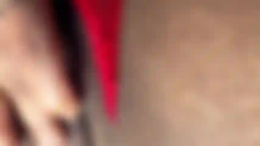 She love playin in her pussy