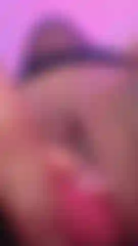 Scopa la figa da vicino con vibrazione!