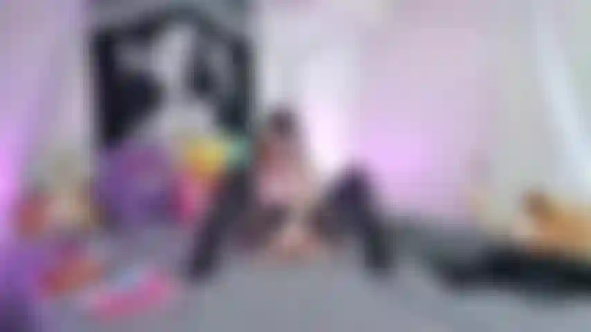 Giocattoli che si adattano a malapena e uno schizzo a sorpresa finale bagnato !!