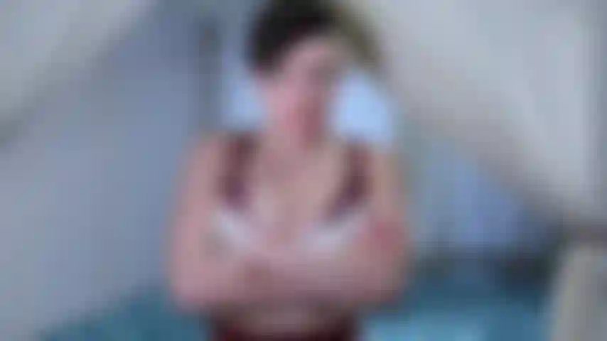 Una figa pelosa transgender, ascelle e culo!!! Lecco le ascelle e sputo!!