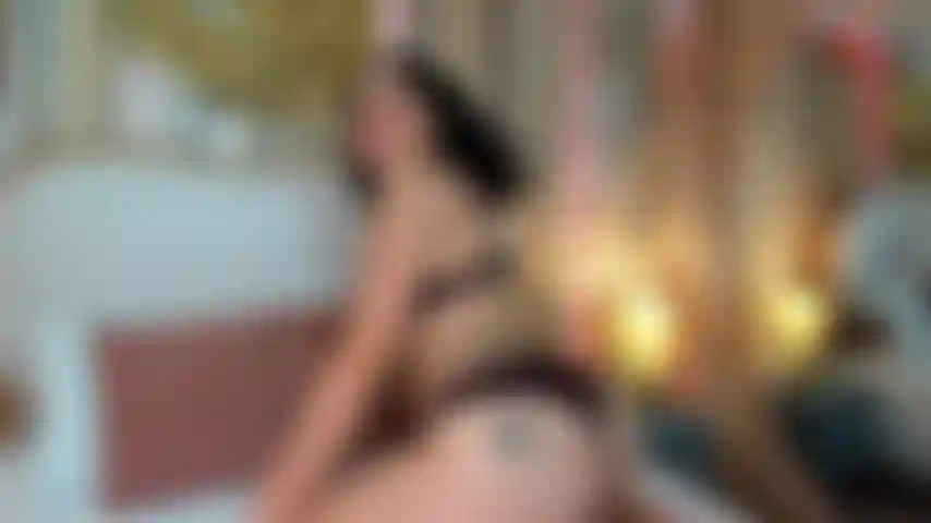 Una latina rinata che ha bisogno di un cazzo dopo aver fatto vibrare le mutandine.