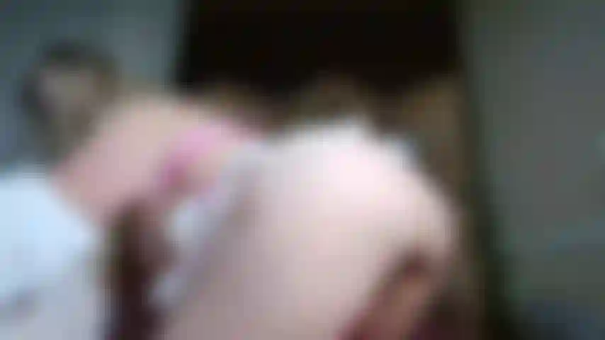 Un culto del culo e una fantasia lesbica a tre