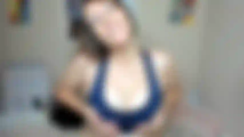 Sperma sulle piante dei piedi e sui piedi.