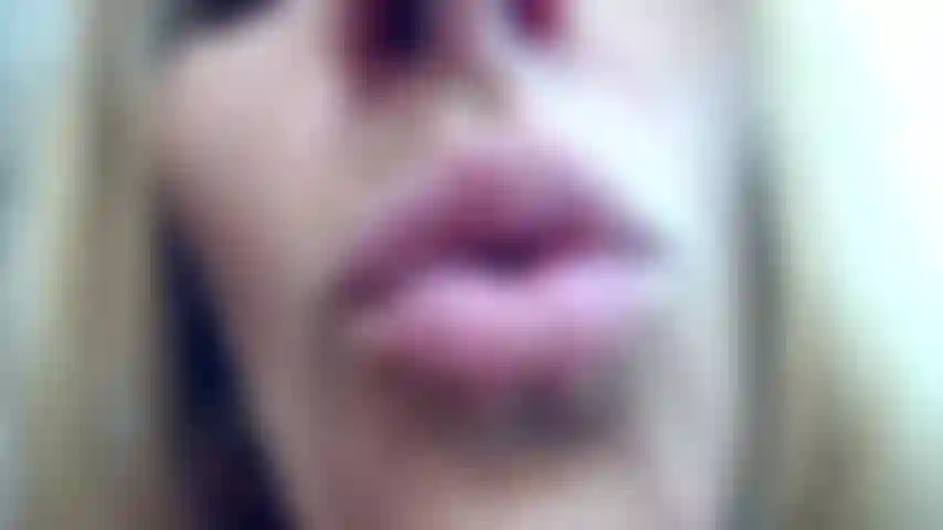 Bellissimi pompini e baci.