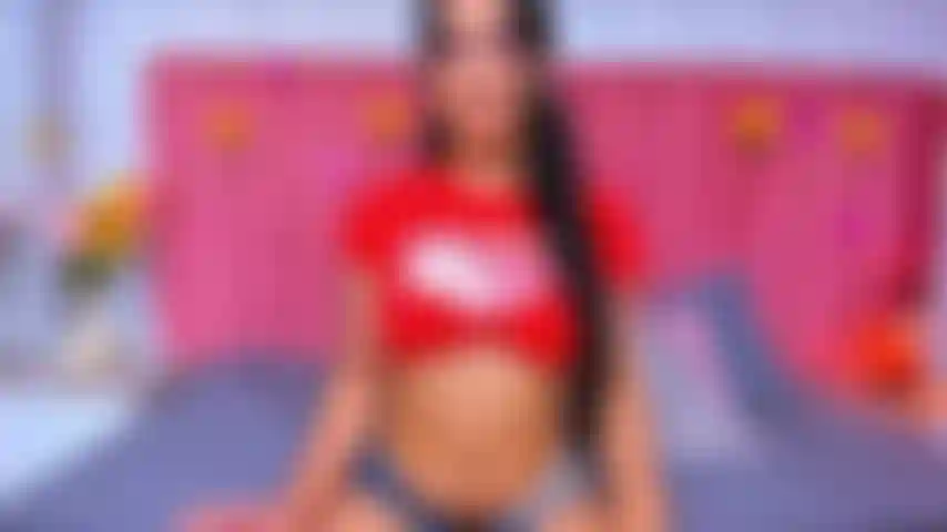 Cavalco il mio dildo come una professionista.