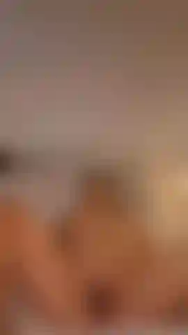 🚨 Sono sola a casa, nessuno qui a tenermi a bada… quindi immagino di dover trovare qualcuno che voglia unirsi a me… chi è abbastanza coraggioso da farmi compagnia?