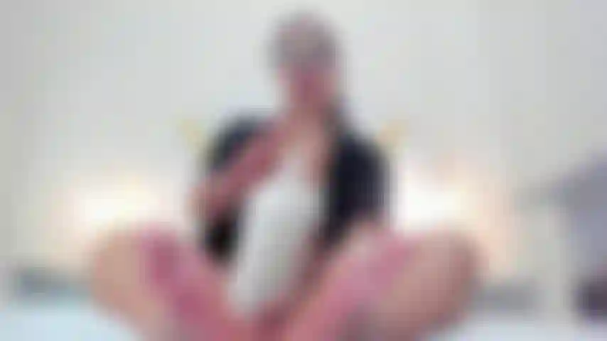 I love a gentle massage with cream on my feet