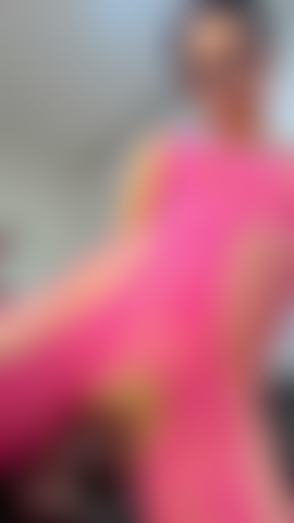 Un'adolescente eccitata.