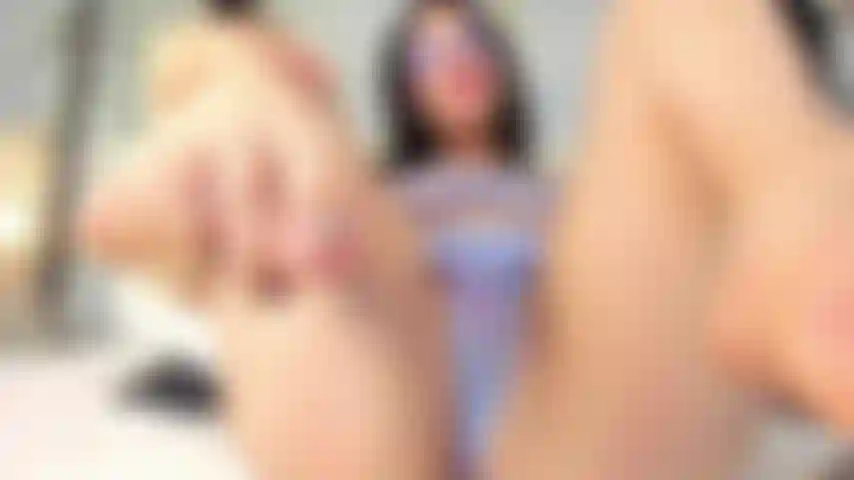 Close up as I wet my pussy 💦