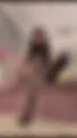 Collant e tacchi stuzzicanti.