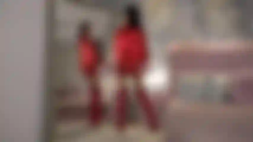 Aliena che si approfitta di te, creando una nuova specie.