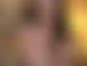 Non solo le mie istruzioni vocali ti diranno come masturbarti, ma i miei occhi e il mio seno nudo continueranno a impossessarsi del tuo cervello e del tuo corpo!