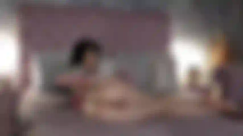 Provoco il culo caldo e oleoso.