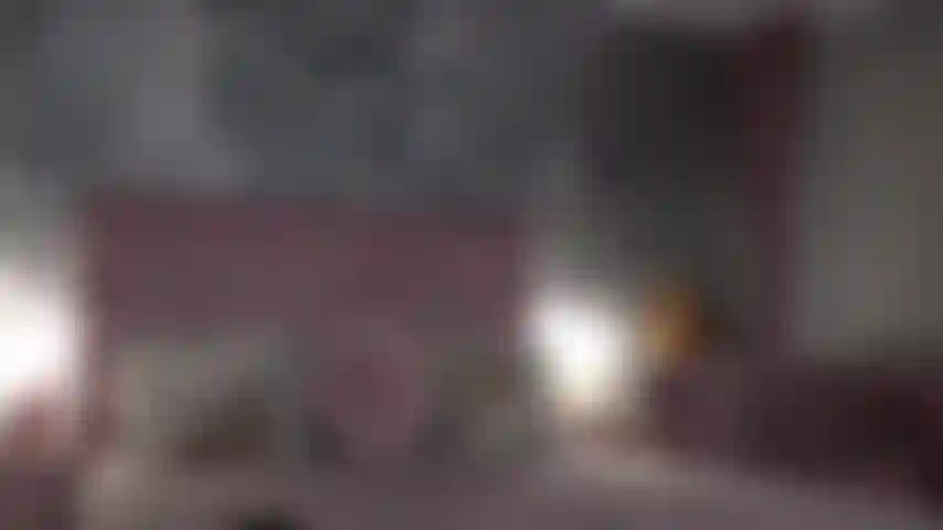 La_dea_dell'oro_che_serve_il_suo_unico_e_unico_dio_che_adora_il_suo_enorme_gallo.