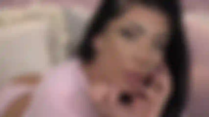 Una ginnasta asmr che prende in giro.