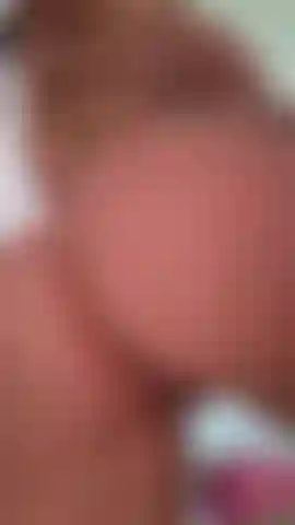 Cremosa su tutto il mio corpo abbronzato.