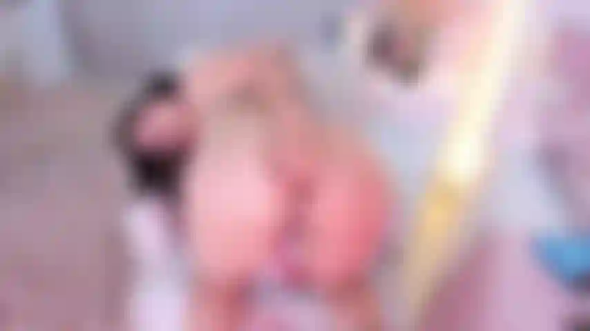 Mi metto il dito nel culo... Ops!