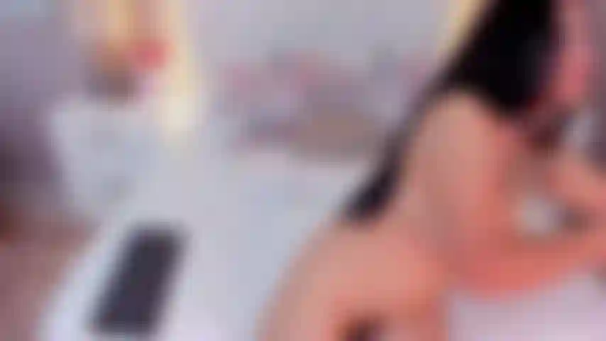 Mi fa arrapare sempre più il solo pensiero di guardarmi.