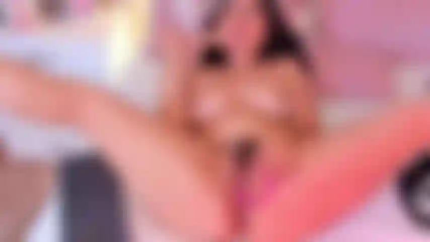 Prima nella mia bocca e poi nella mia figa.