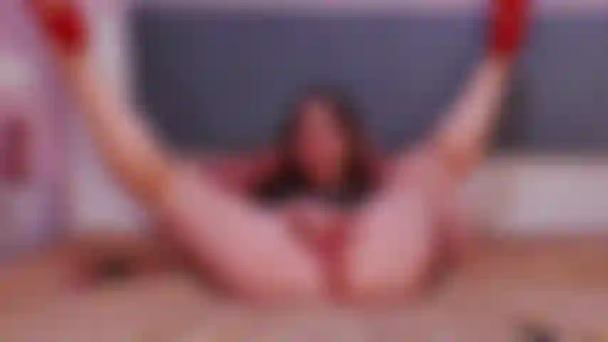 Vuoi vedere quanto mi scopo la mia figa bagnata con un grosso dildo?