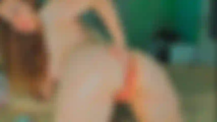 Doppia penetrazione con grossi dildo.