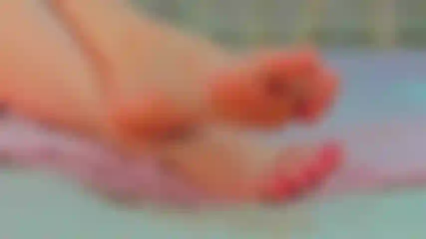Footfetish (lubrificazione con crema).