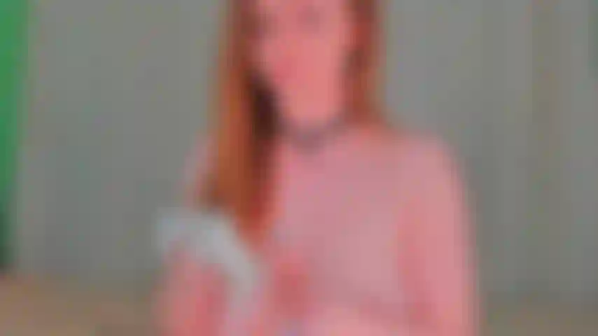 Che si masturba la figa con guanti medici in lattice.