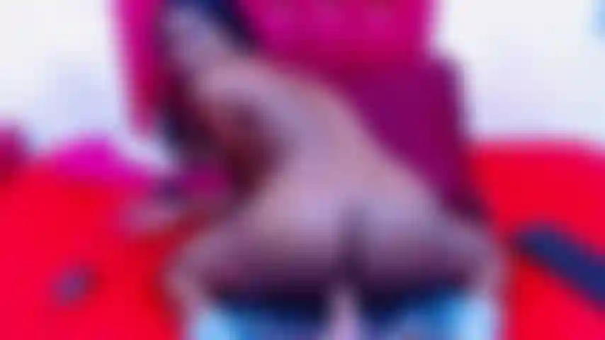 BOUNCE ASS ON A DILDO