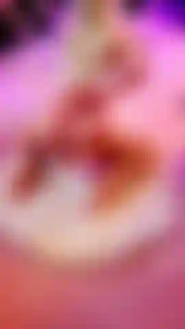 Mi faccio il culo. Ops, ho dimenticato di rimettermi le mutandine.