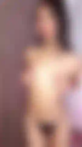 Nessuna esagerazione, solo attitudine, ritmo, e quell'irresistibile mix di innocenza e malizia che ti lascia a volerne ancora.