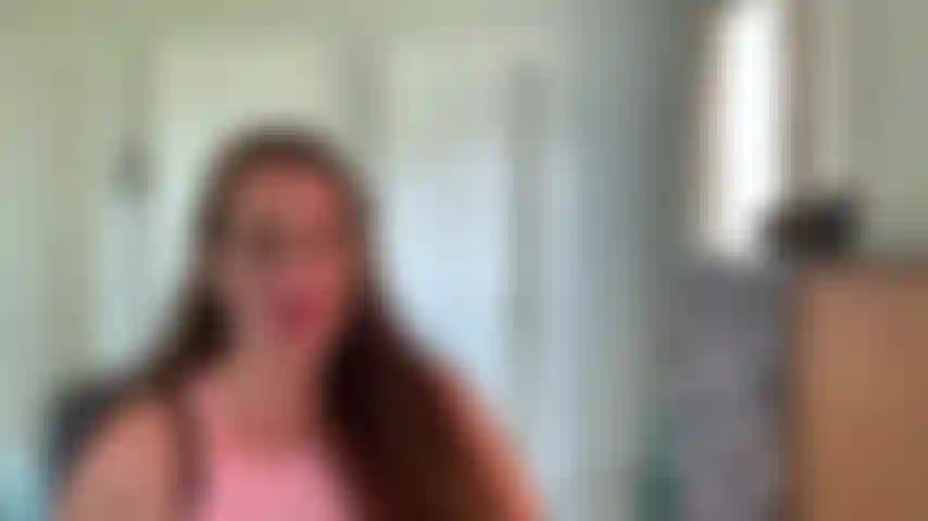 Fai come ti dico, dai piacere e adora il mio corpo gravido.