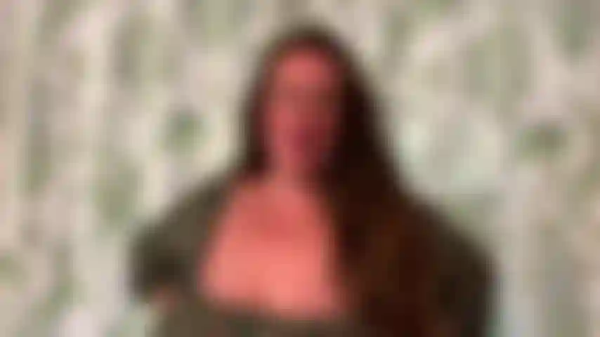 Incinta e di razza nera.