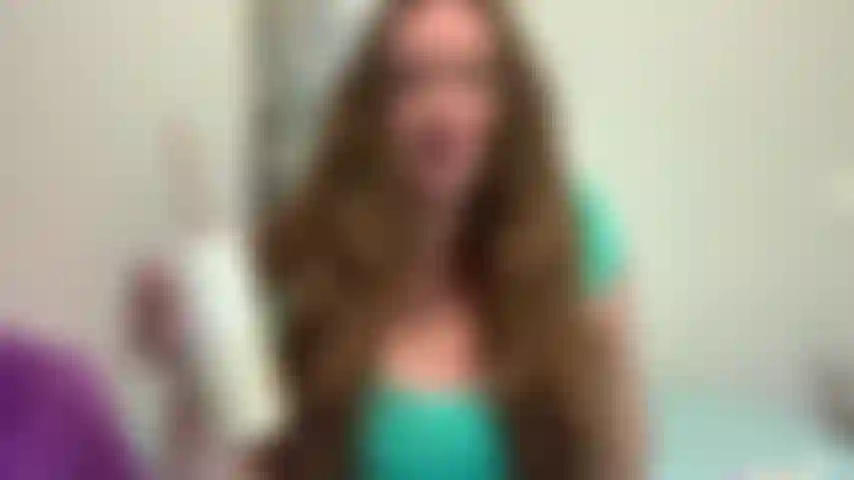 Vore. Ti desidero! Entra nel mio ventre! ( Incinta).