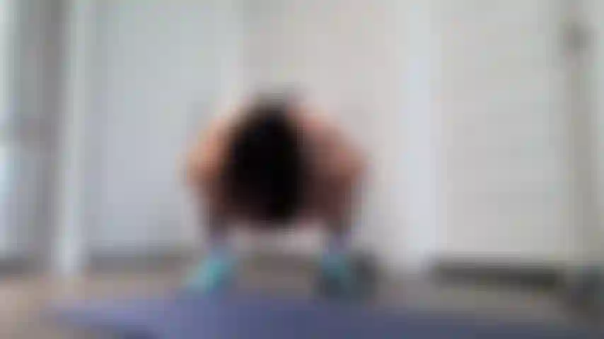 Il cazzo è così grosso che ho bisogno di 2 mani.