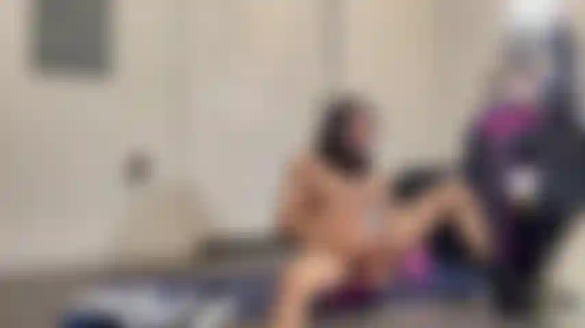 ( Nessun suono) sborrata che termina con una martellante cazzo.