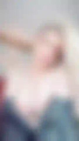 Sono abbastanza sicura che tu voglia toccarmi le tette!