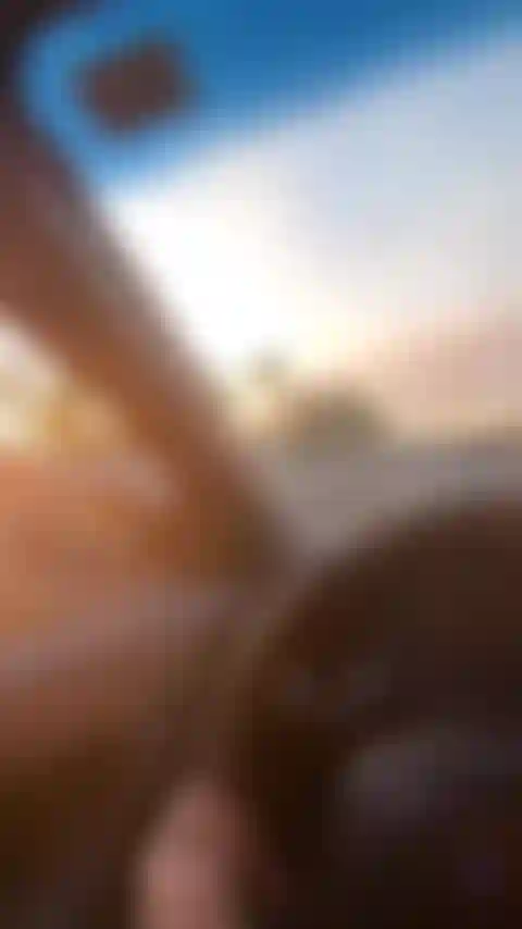 Ho preso un nuovo giocattolo e non vedevo l'ora di tornare a casa. L'ho usato mentre guidavo. Sono arrivata in 2 minuti! Ho dovuto accostare all'orgasmo intenso. Wow, così incredibile!!