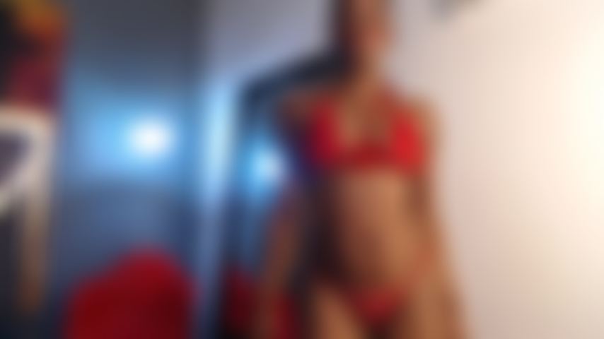 Goditi il ​​mio corpo nudo e provocante.