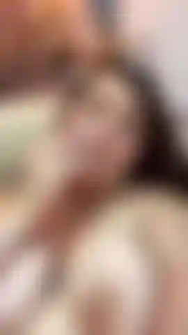 Naughty videoselfie on my couch (PUSSY CLOSE UP)
