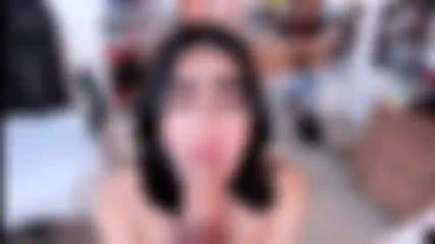 Faccio un pompino finché non mi sborri in faccia.