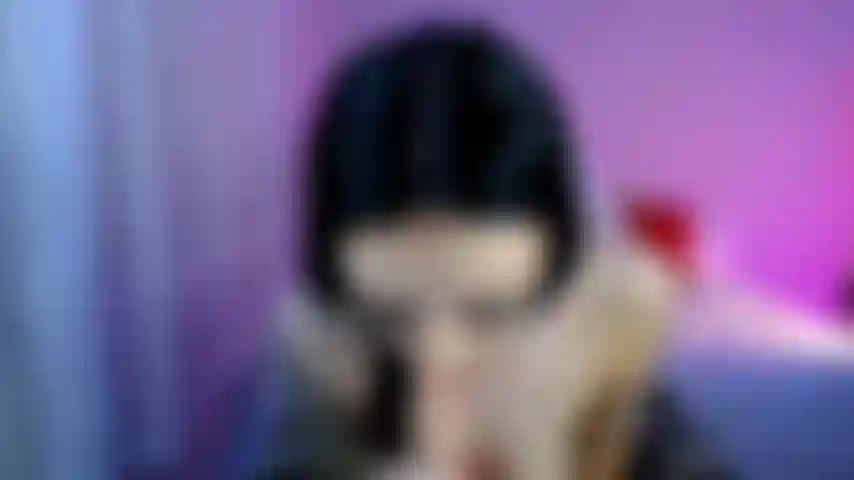 Guardami mentre ti faccio una sega!