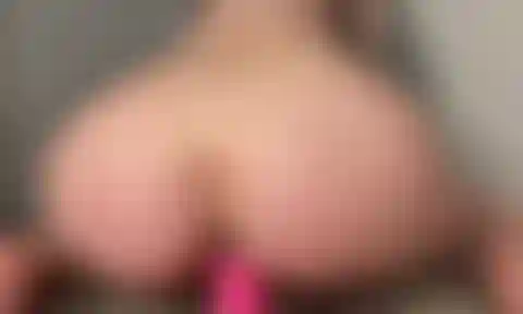 La prima volta che cavalco il mio nuovo dildo!