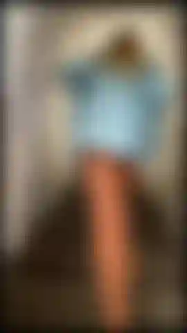 La migliore provocazione nuda sulle scale.