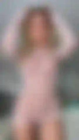 Tease in rete bianca.