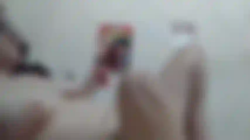 Masturbo con i vibratori...