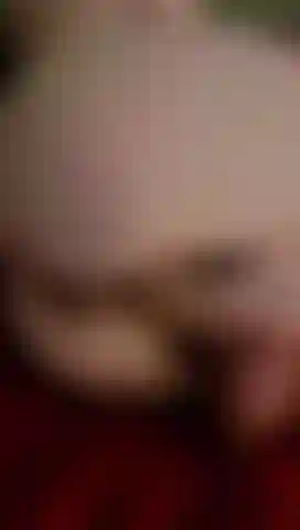 Grande dildo nel gioco con la figa.