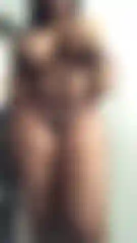 I love the vibrations of my toy 🤤